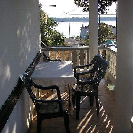 Apartmani Tariba Banjol Exterior foto