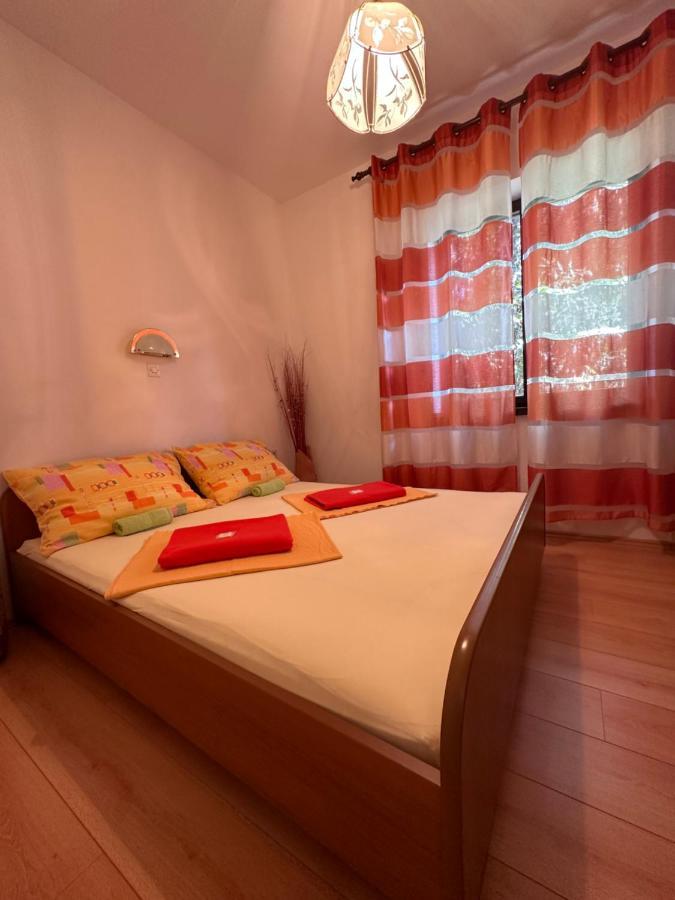 Apartmani Tariba Banjol Exterior foto